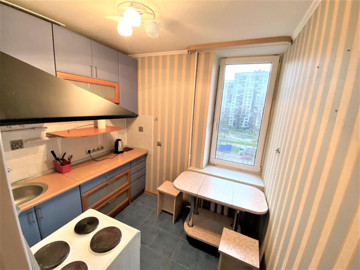 Apartment поруч з метро лівобережна та мвц Kyiv