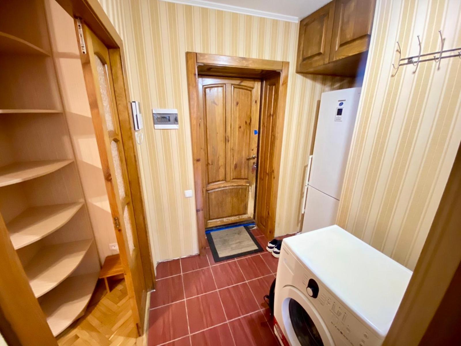 Apartment поруч з метро лівобережна та мвц *