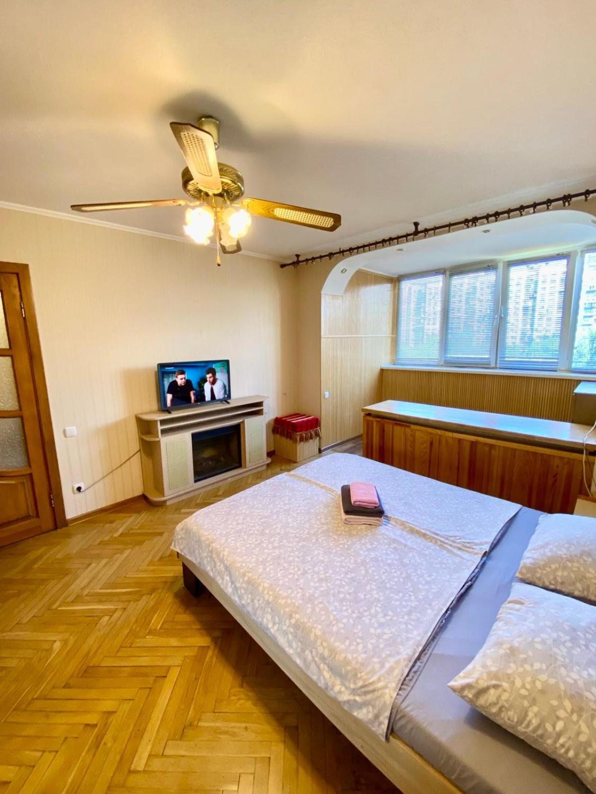 Apartment поруч з метро лівобережна та мвц *